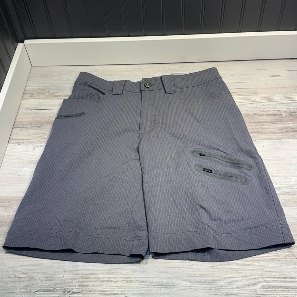 Lululemon‎ Cadence Commute Shorts Mens Size 32 Gray Pinstripe Cargo Utility Golf